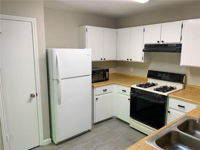 Building Photo - 11803 Lochridge Dr