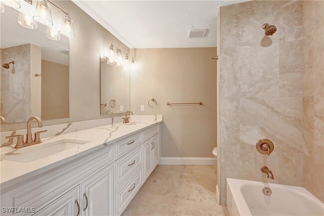Building Photo - 2201 Longboat Dr