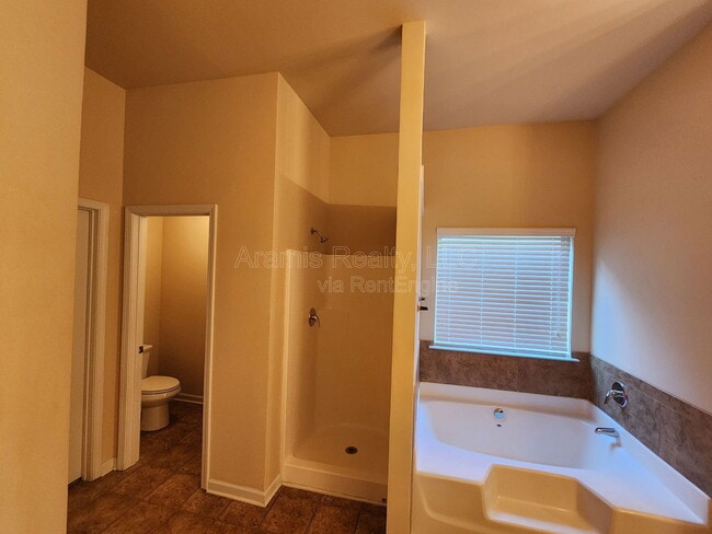 Building Photo - 2385 Capella Cir SW