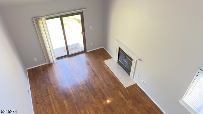 Building Photo - 141 Castle Ridge Dr