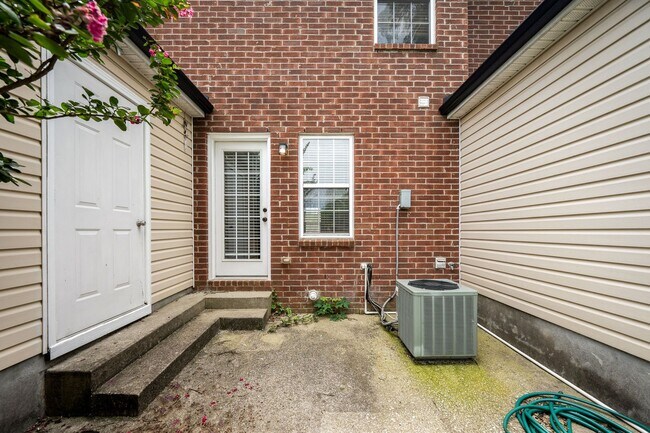 Building Photo - 340 Stewarts Landing Cir
