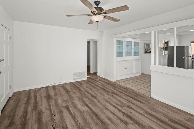 Building Photo - Emerson St