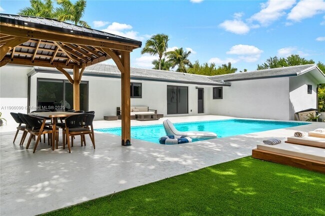 Building Photo - 9600 SW 147th St