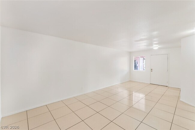 Building Photo - 375 N 15th St