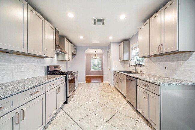 Building Photo - 3402 Fox Ct