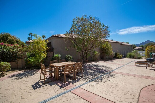Building Photo - 48149 Vista Cielo