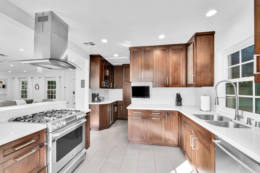 Building Photo - 11326 Bolas St