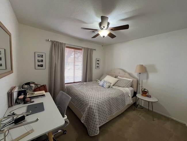 Building Photo - SOLAR & POOL HOME!