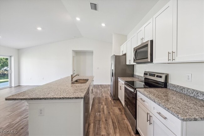 Building Photo - 1101 NW 1st Pl