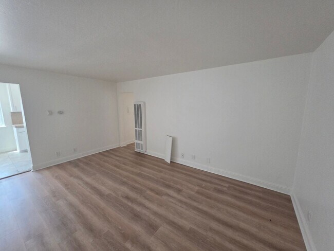 Building Photo - Discover 3528-3538 Agate in Santa Clara Open House Sunday August 2nd from 12noon-3pm