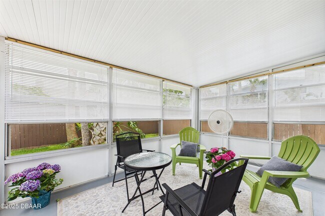 Building Photo - 4035 Oriole Ave