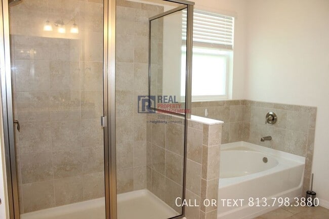 Building Photo - 33163 Sand Creek Dr