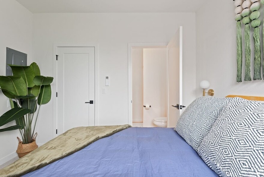 Building Photo - 5205 SE Boise St