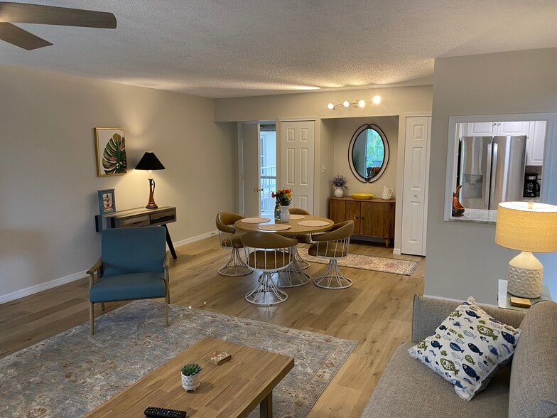 Building Photo - 1714 69th Ave W