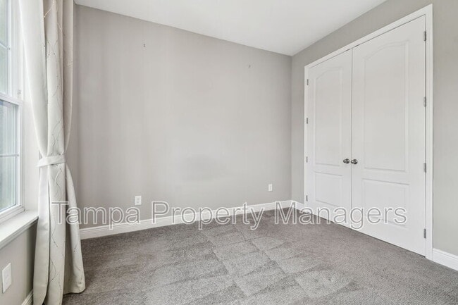 Building Photo - 10324 Crestview Heights Ave