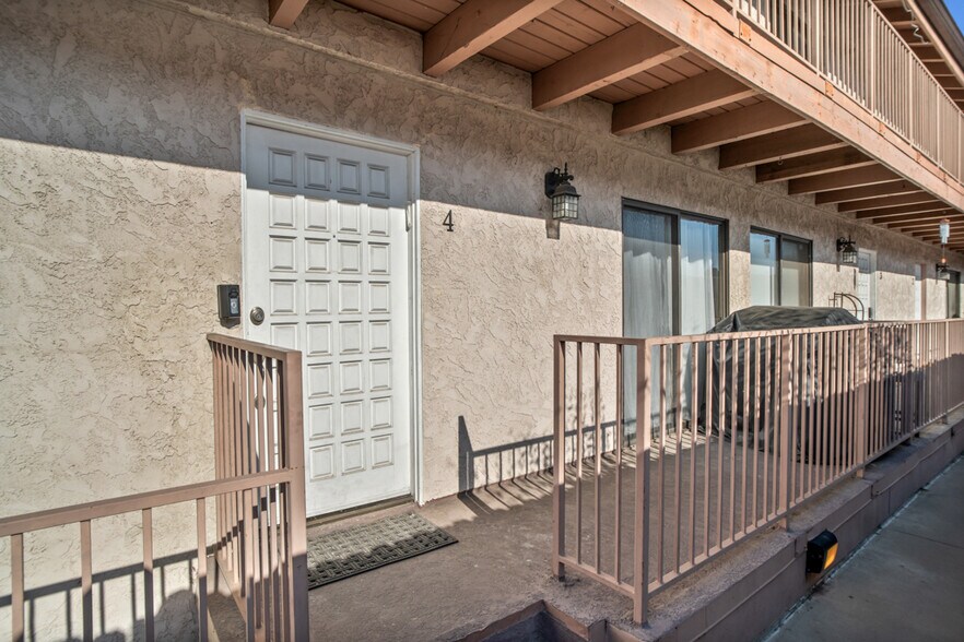 Building Photo - 14319 Addison St