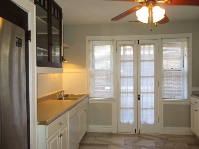 Building Photo - 1079 Terrace Dr