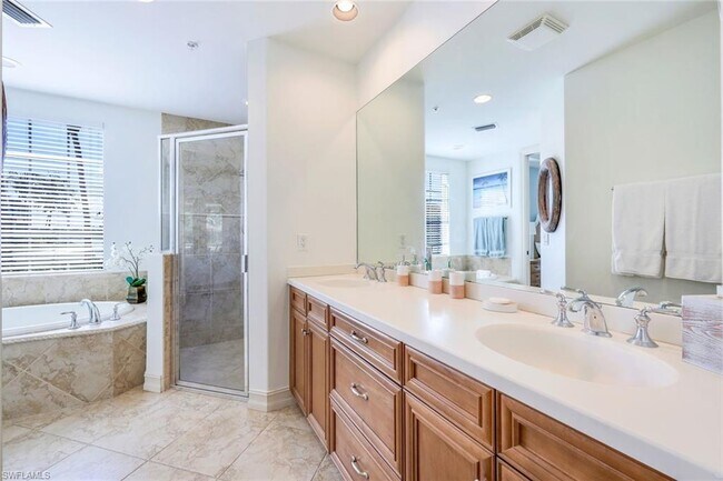 Building Photo - 10791 Vivaldi Ct
