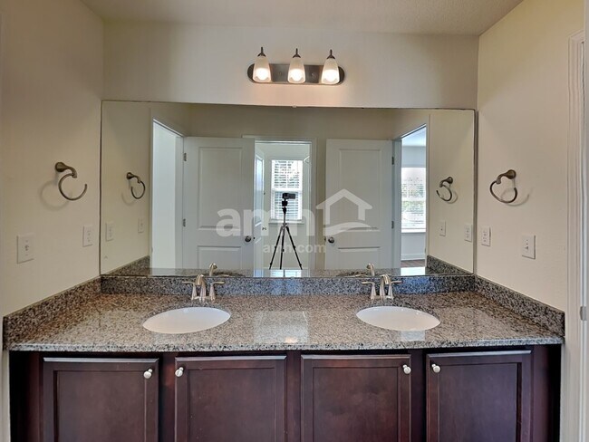 Building Photo - 1889 Silver Point