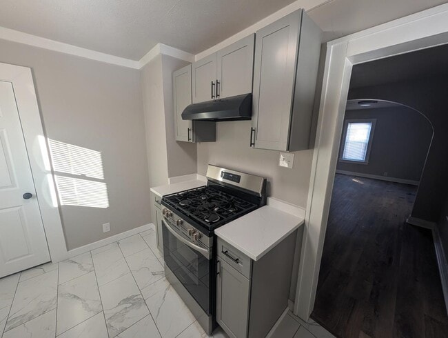 Building Photo - 307 S Beiger St