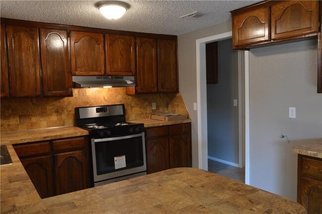 Building Photo - 1054 Cumberland Mansion