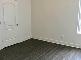 Building Photo - 107 S Meadow St