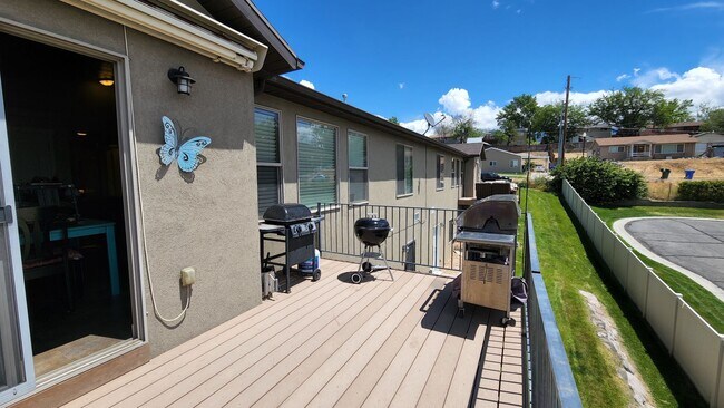 Building Photo - Snow-J3