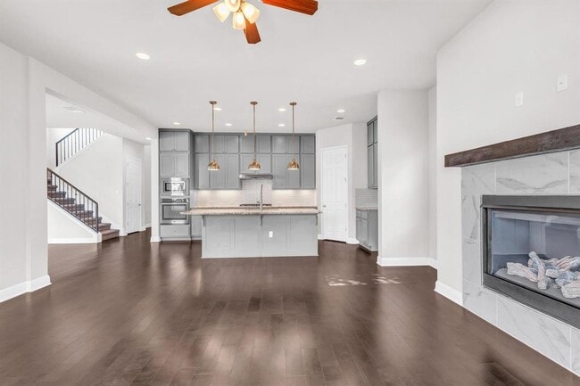 Building Photo - 6716 Vitruvius Dr