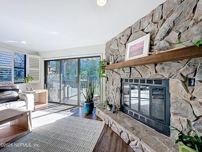 Building Photo - 2009 Seminole Rd