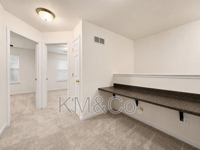 Building Photo - 213 Countryshire Dr