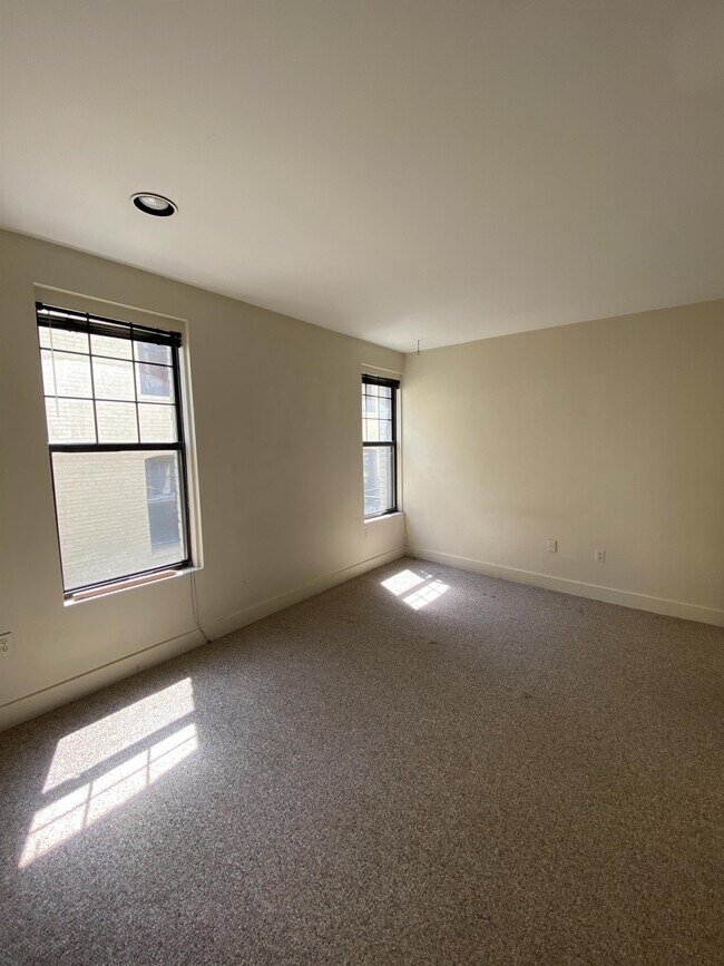 Building Photo - 1842 California St NW