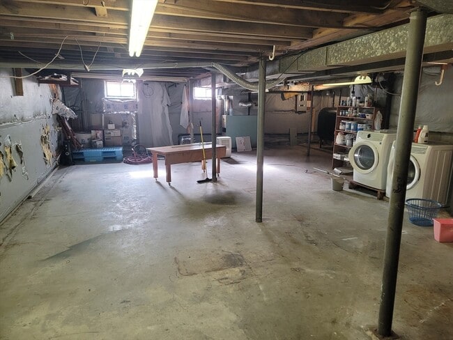 Building Photo - 45 Pocasset Ave