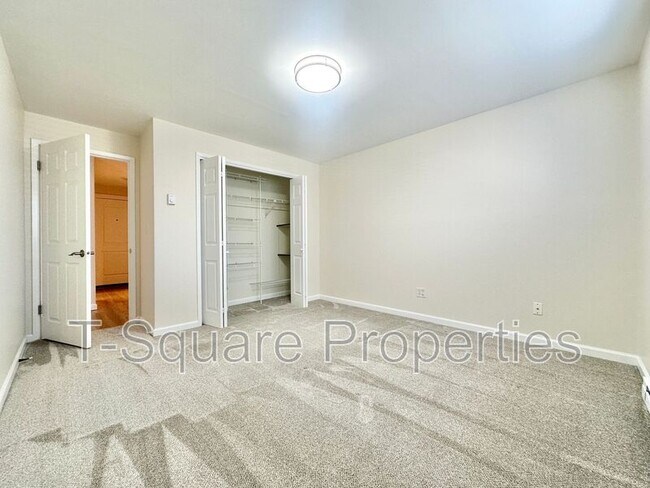 Building Photo - 325 5th Ave S