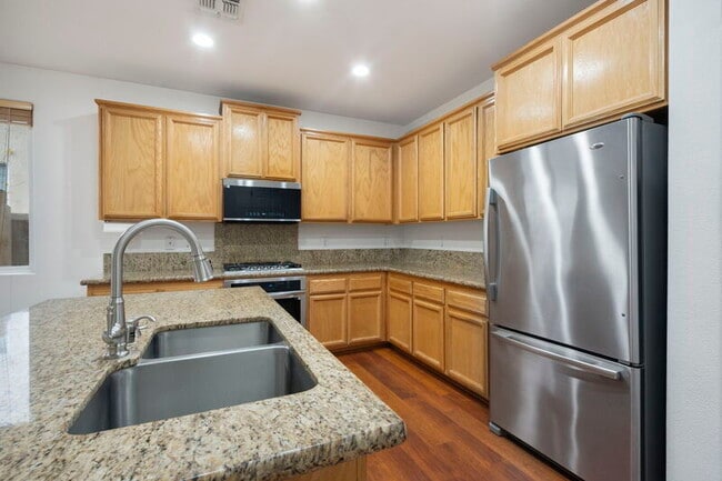 Building Photo - 5755 Amnest Way