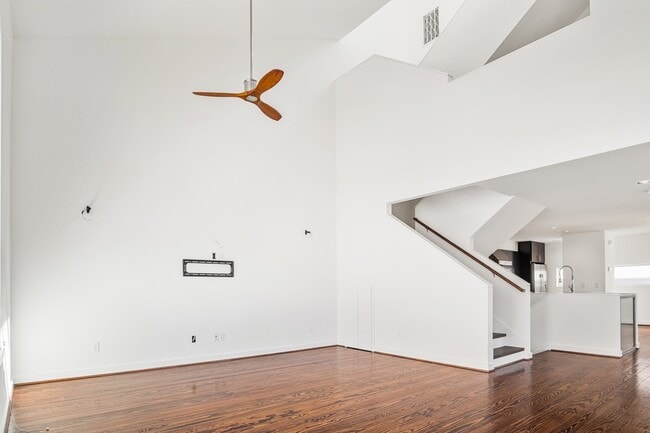 Building Photo - 2936 Commerce St