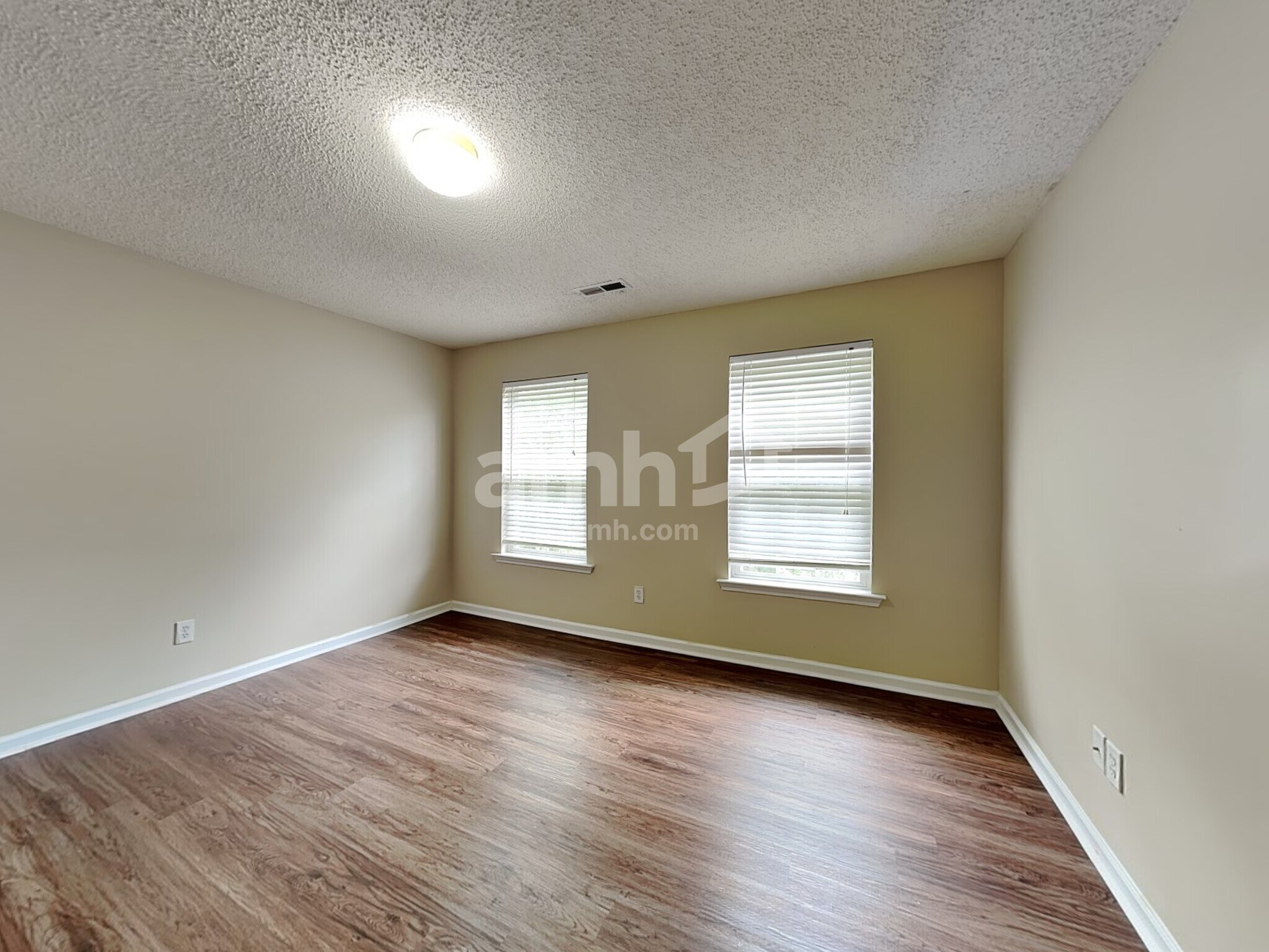 Building Photo - 213 Brenley Ln