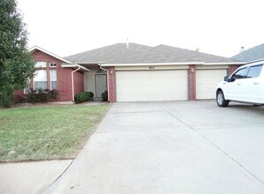 Building Photo - 8812 NW 85th Pl