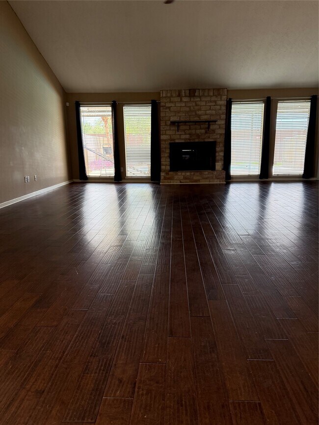 Building Photo - 10102 Sagecourt Dr