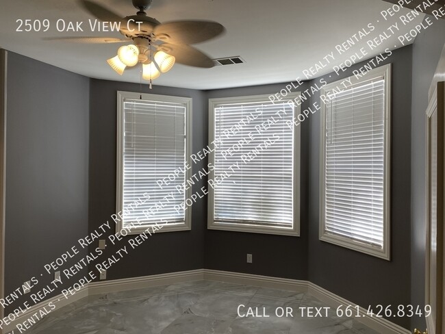 Building Photo - 2509 Oak View Ct