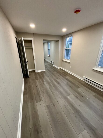 Building Photo - 957 Springfield Rd