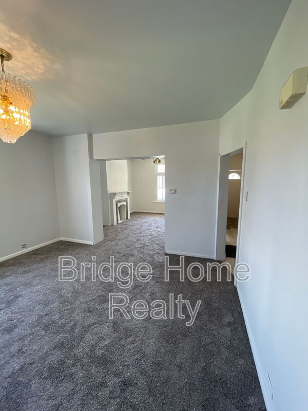 Building Photo - 1367 Montezuma St