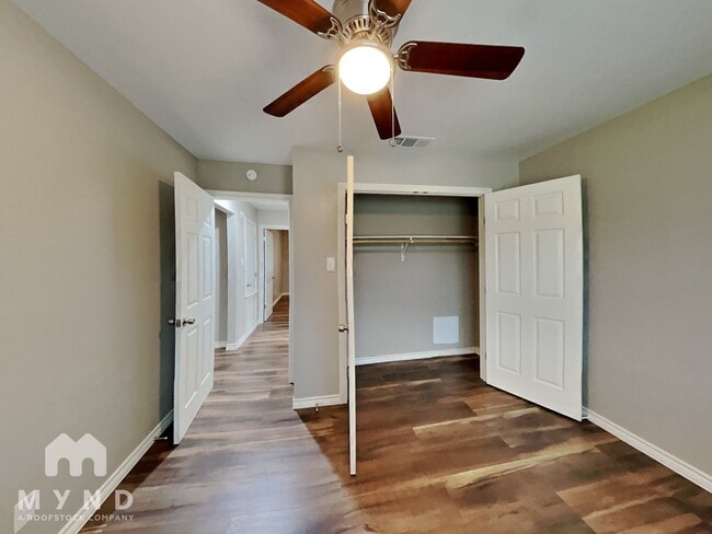 Building Photo - 1401 Cardinal Dr