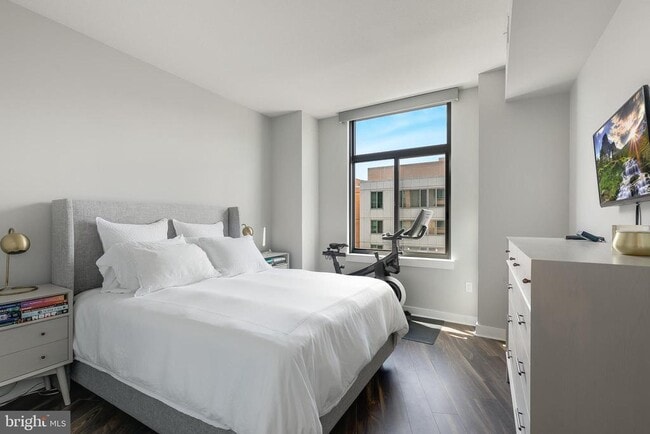 Building Photo - 460 New York Ave NW