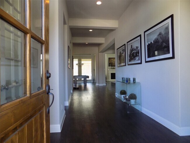 Building Photo - 2440 Vaquero Ln