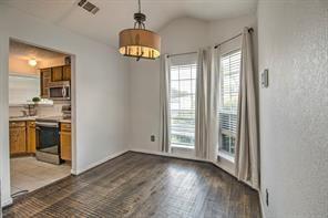 Building Photo - 201 Teakwood Ln