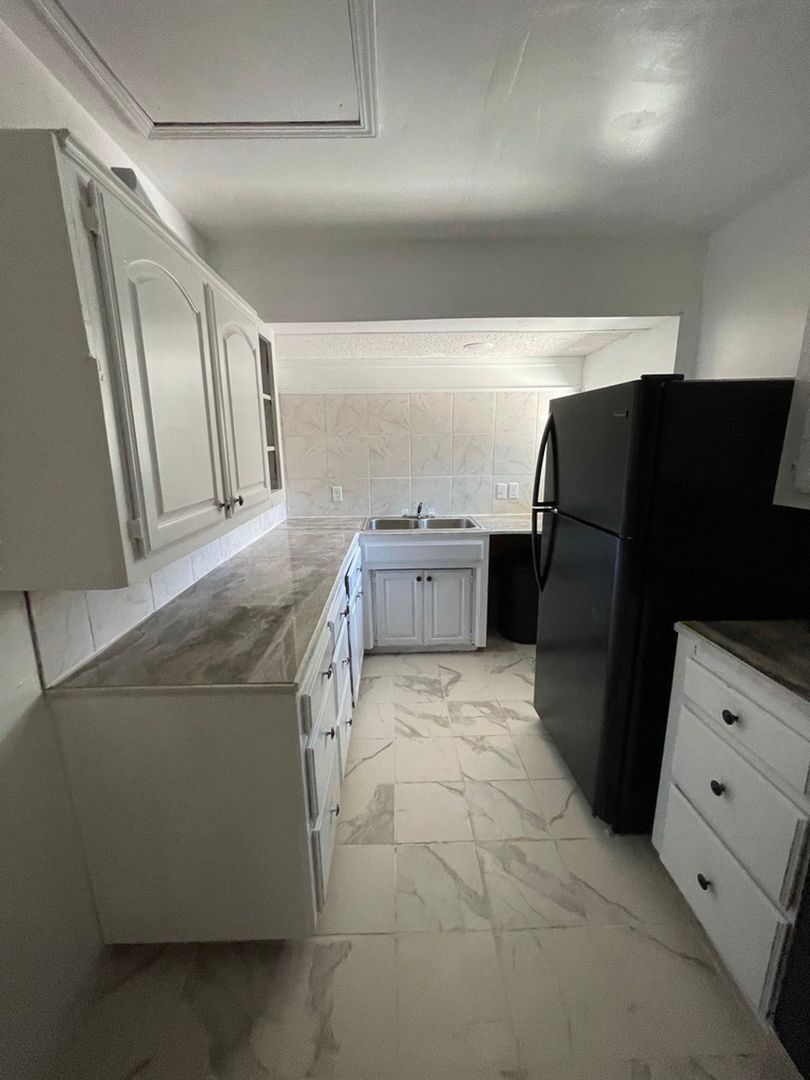 Building Photo - 8801 Meandering Way