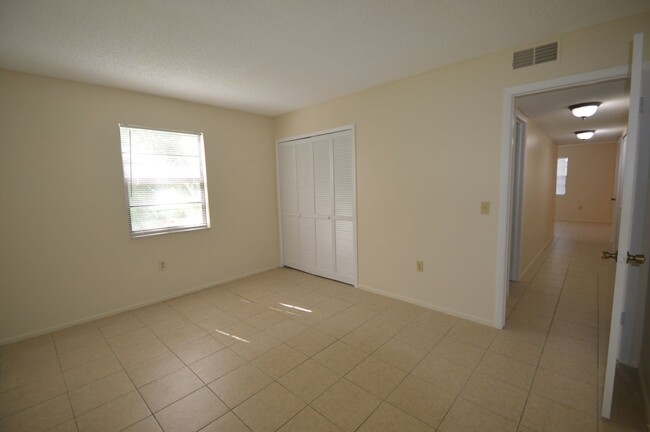 Building Photo - 3 B/2B 1st floor condo in Baywood Meadows!...