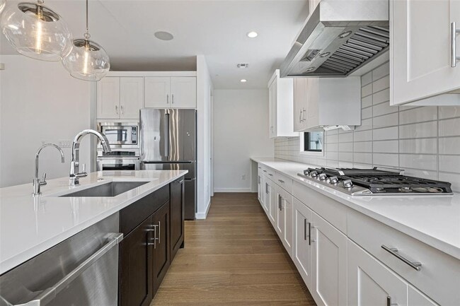 Building Photo - 705 Ariana Ct