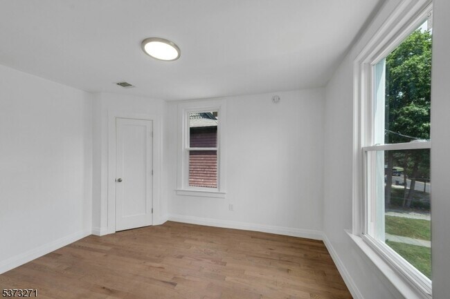 Building Photo - 78 Grove St