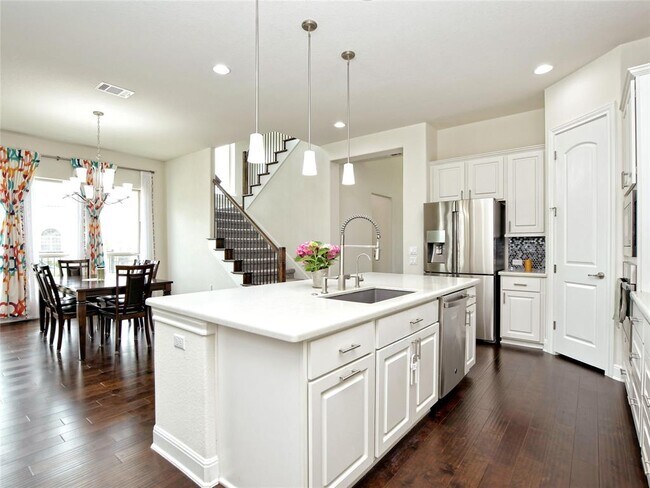 Building Photo - 9703 Bayshore Bend